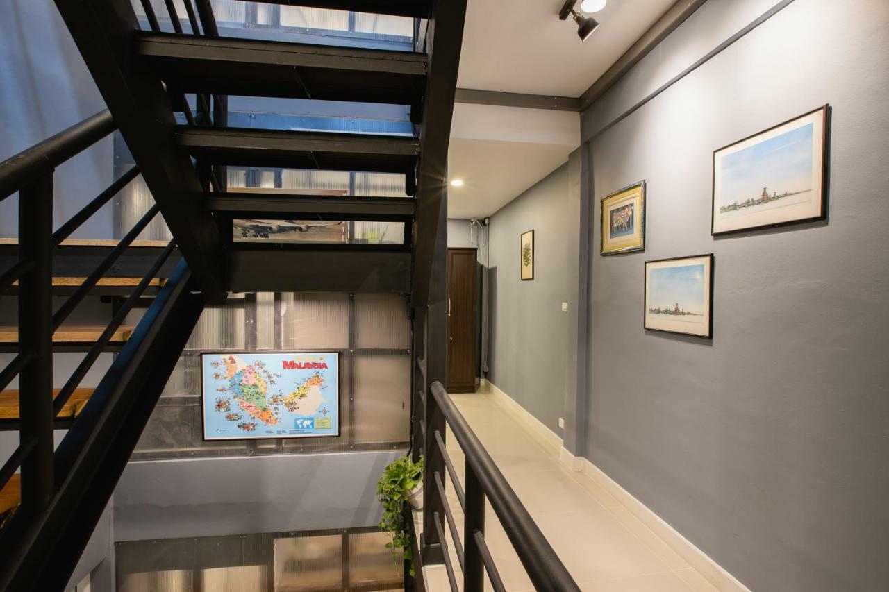 Every Surawong Bangkok Exterior photo