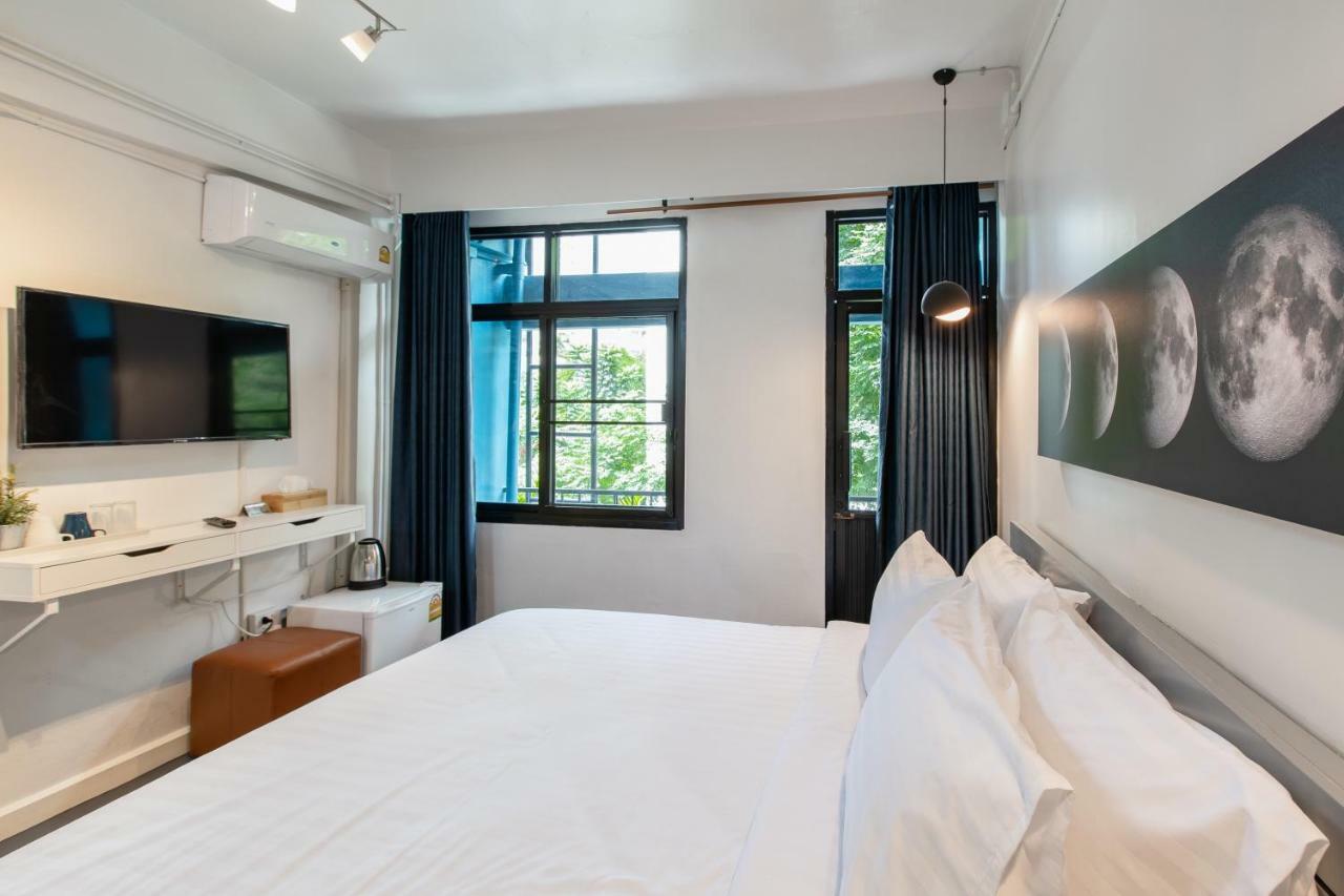 Every Surawong Bangkok Exterior photo
