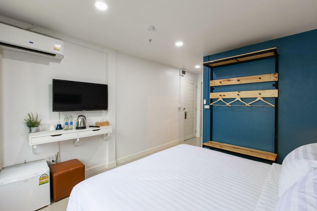 Every Surawong Bangkok Exterior photo